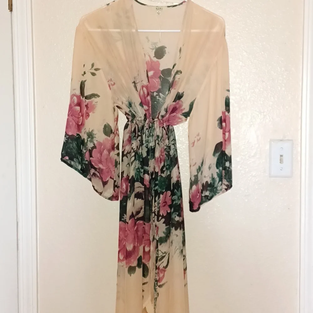 Kimono - Picture 1 of 10